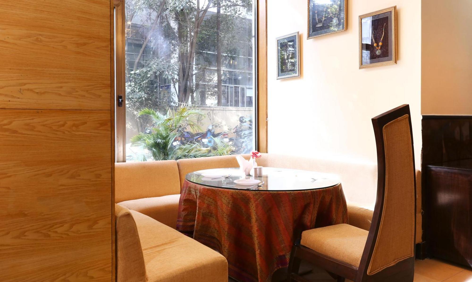 Hotel Treebo Regency - Bund Garden, Dhole Patil Road