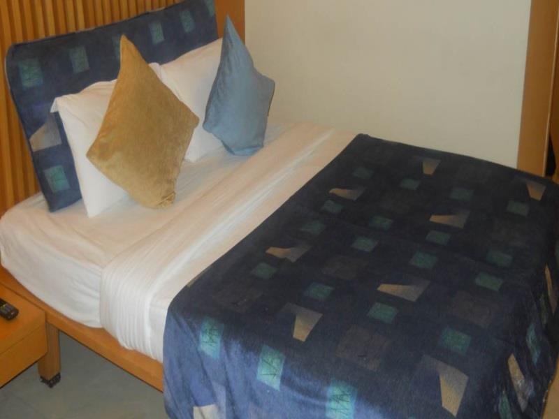 Treebo Regency - Bund Garden, Dhole Patil Road Hotel