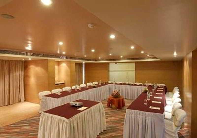 Hotel Treebo Regency - Bund Garden, Dhole Patil Road
