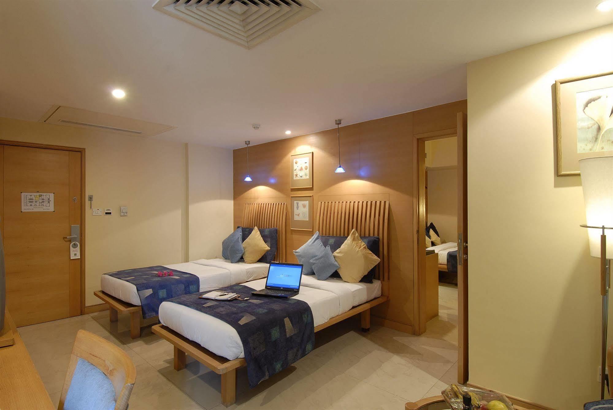 Treebo Regency - Bund Garden, Dhole Patil Road Hotel 3*