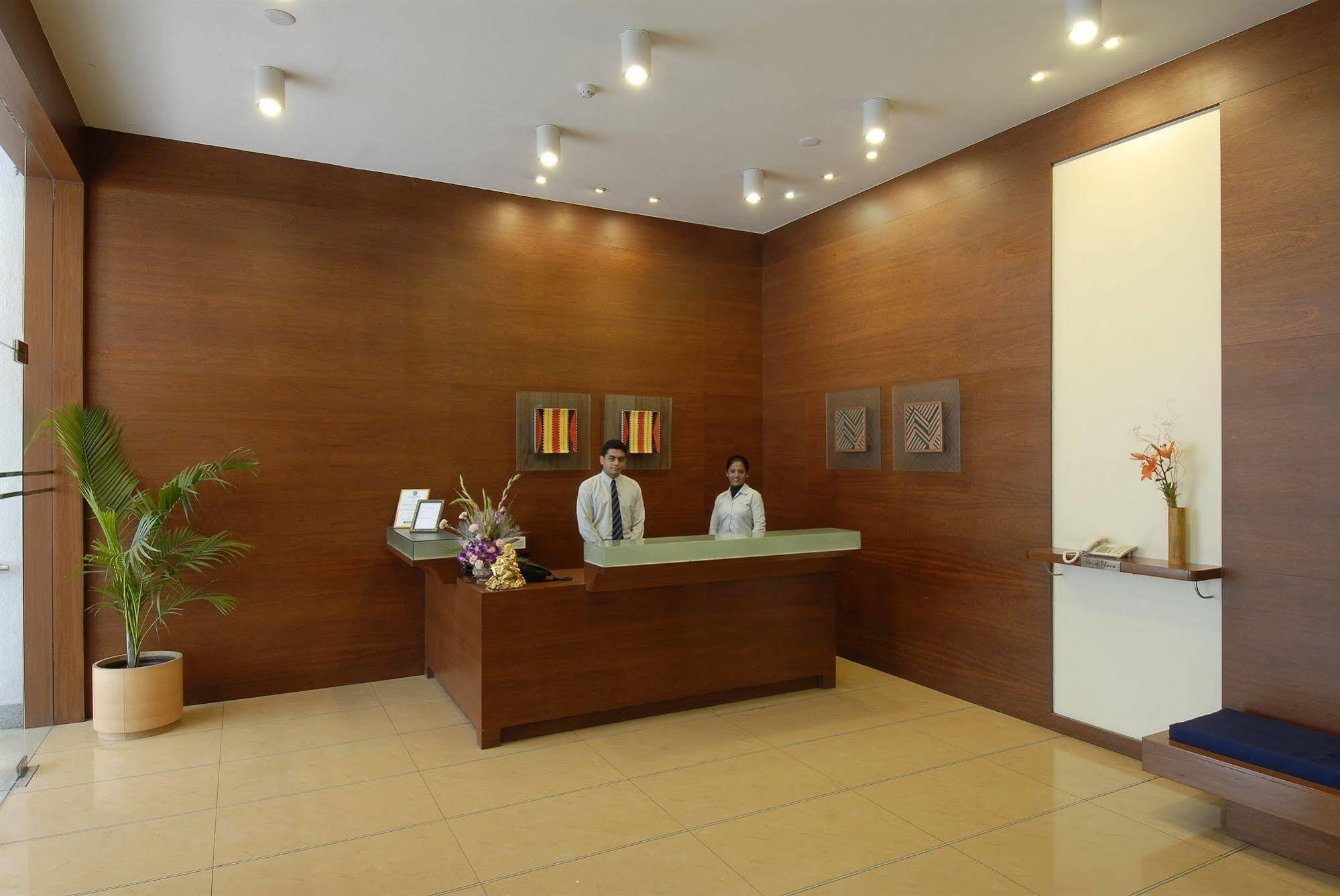 Hotel Treebo Regency - Bund Garden, Dhole Patil Road Pune
